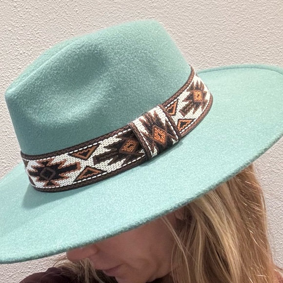 Felt western hat. Adjustable. New, never worn.